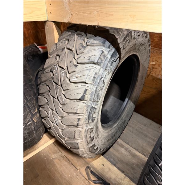 Tire 295/70 R 17