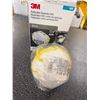 Image 1 : 3M artificial respirators, and 95