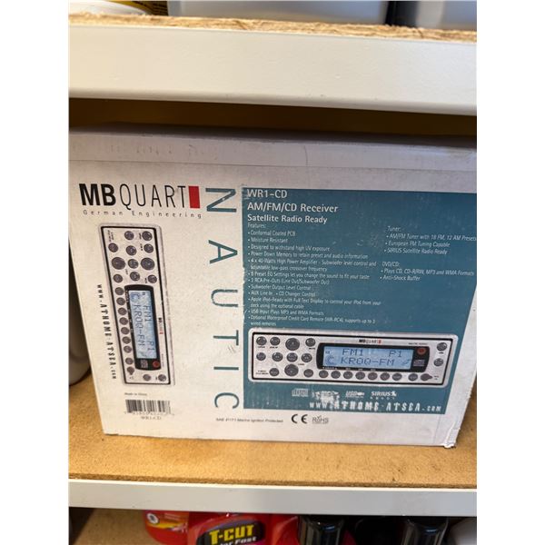 Nautica a.m./FM/CD receiver satellite radio ready