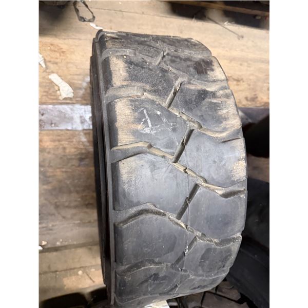 Bobcat tire wide wall