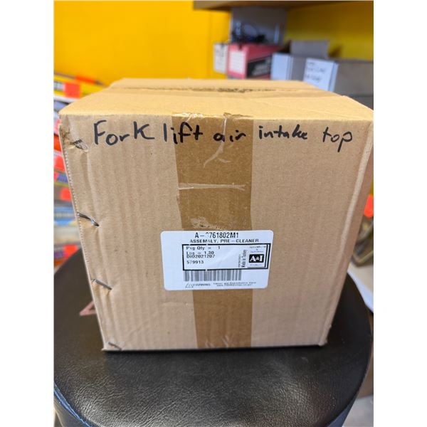 Forklift air intake pump assembly pre-cleaner