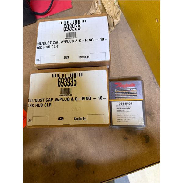 Oil/dust cap with plug and O-ring and electric trailer brake part adjusting screw kit