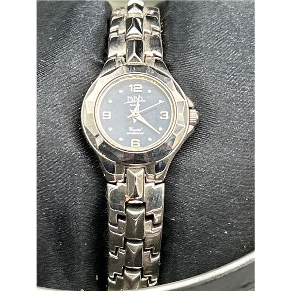 NibO Quartz Analog Women’s Watch with Metal Band