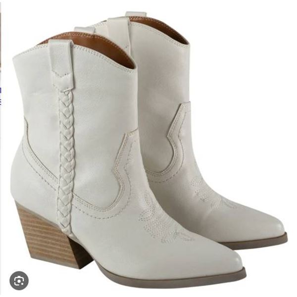 Dolce Vita Women’s Ivory Western-Style Ankle Boots, Size 10M