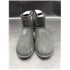 Image 4 : Kirkland Signature Ladies’ Shearling Boot, Size 9, Black