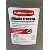 Image 2 : Rubbermaid Animal Stopper Refuse Container, 32 Gallon Capacity