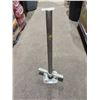 Image 1 : MetaSteel 24-Inch Leveling Jacks with Plates
