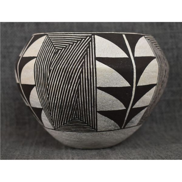 ACOMA POTTERY BOWL (SARAH GARCIA )