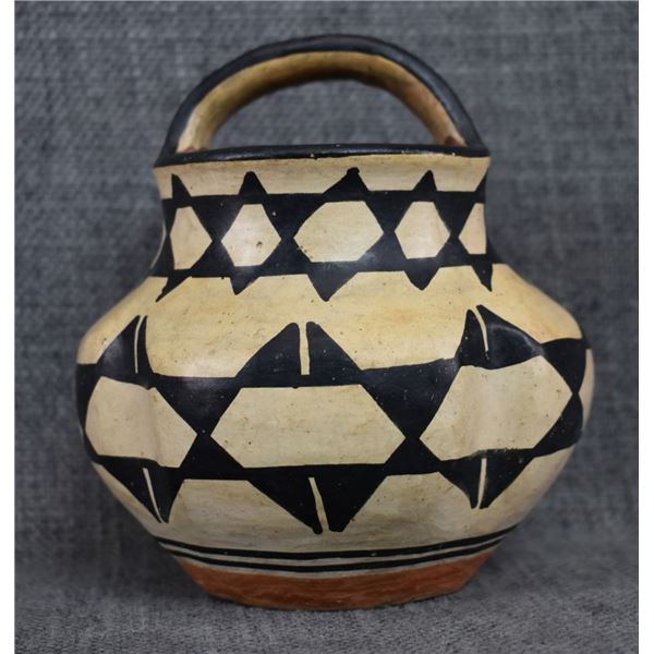 SANTO DOMINGO POTTERY BASKETRY OLLA