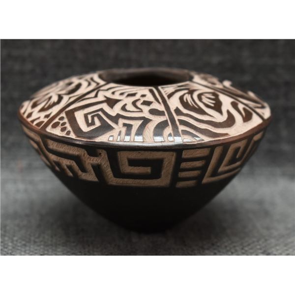 SANTA CLARA POTTERY JAR (JOHNOTHAN NARANJO)