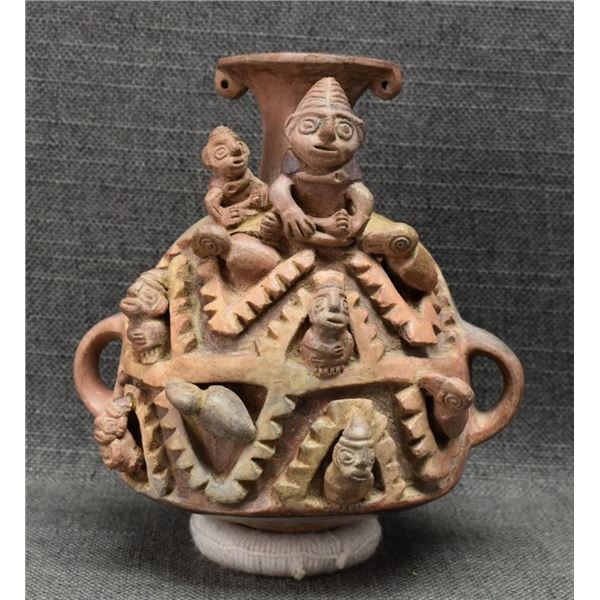 PRE-COLUMBIAN POTTERY VASE