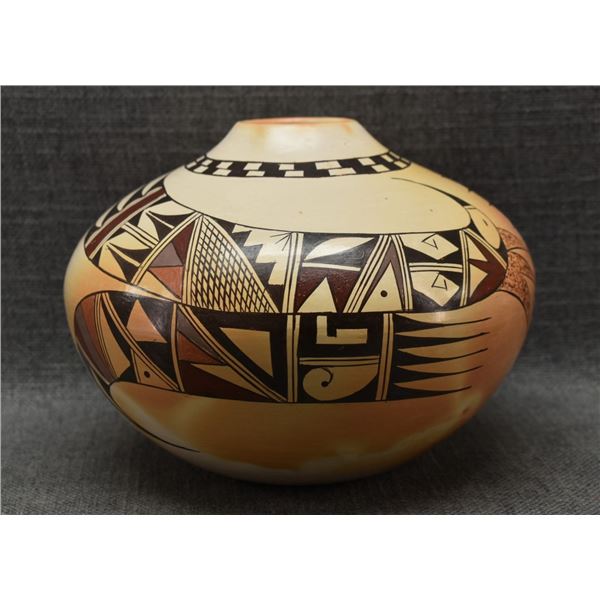 HOPI POTTERY JAR (ALICE DASHEE)