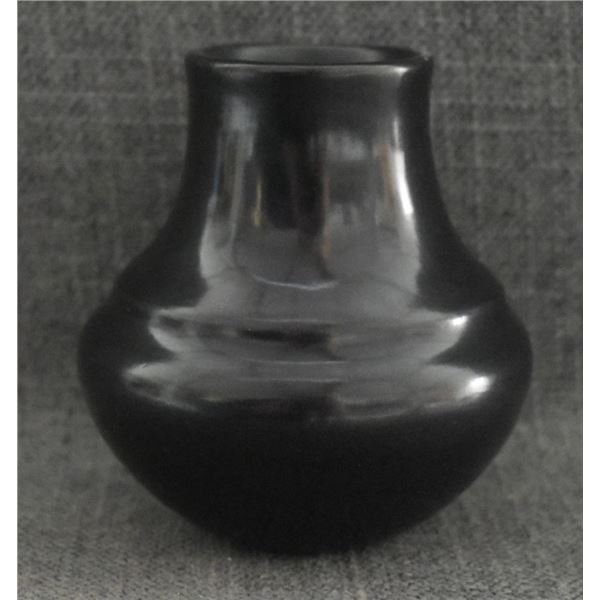 SANTA CLARA  POTTERY VASE ( GREG GARCIA)