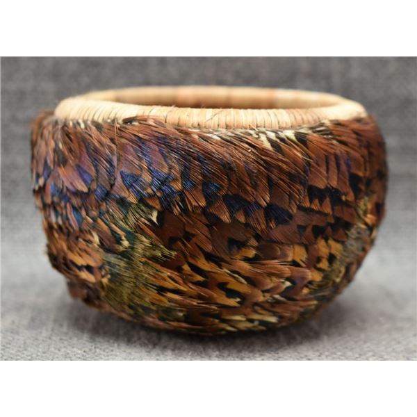 POMO FEATHER BASKET