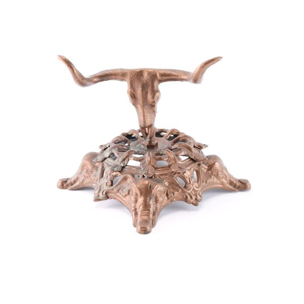 Steer Revolver Stand.