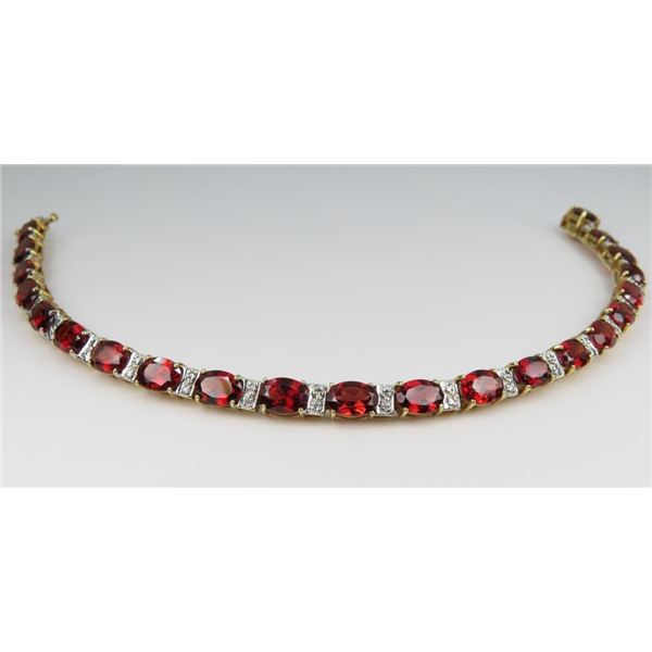Beautiful Fine Quality Red Garnet Bracelet.