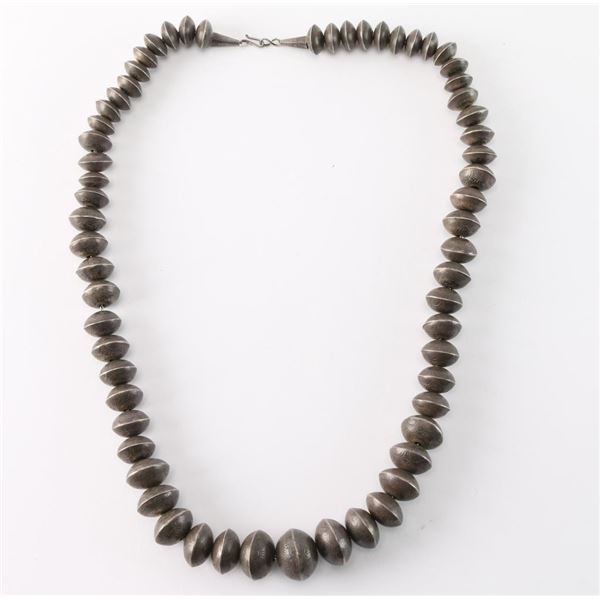 Native American Vintage Beaded Necklace.