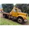 Image 4 : 1989 International Flatbed Truck w/ Knuckle Boom Crane (Starts & Runs - See Video)