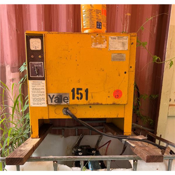 Yale 24V Battery w/ 3PH 50 Amp Industrial Charger