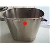 Image 1 : Oval Stainless Tank w/ 1.5" Tri-Clamp in Center for Drain 28" x 17" x 25"H