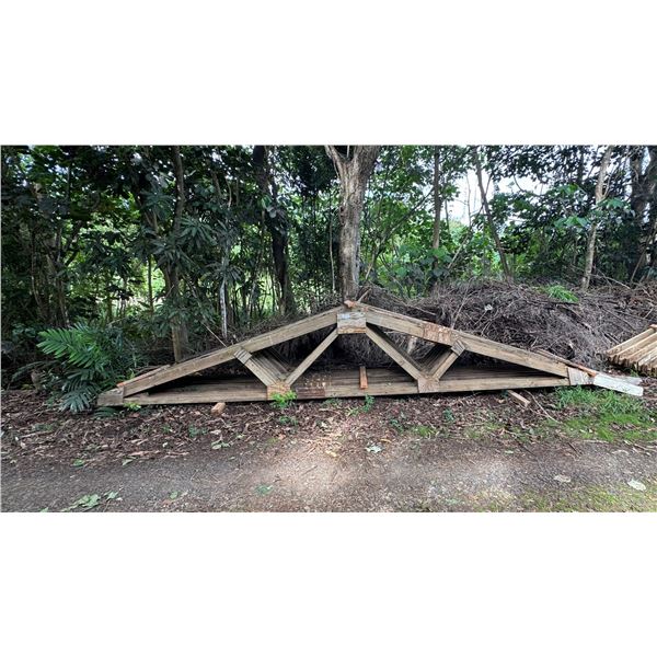 Qty 10 Salvaged Barn Truss Pack 24‘5“ by 4‘6“
