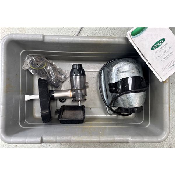 Omega Benchtop Juicer & Food Vacuum Sealer