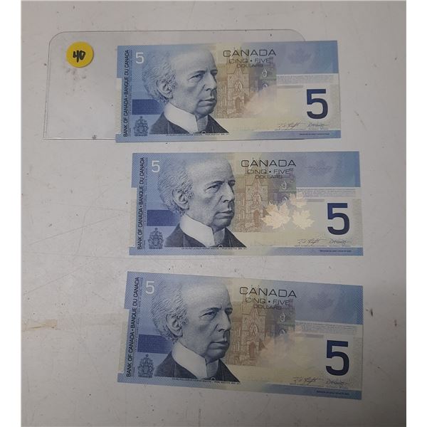 2002 Canadian 5 dollar bills