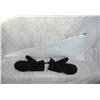 Image 2 : Riders Pennant and Mitts