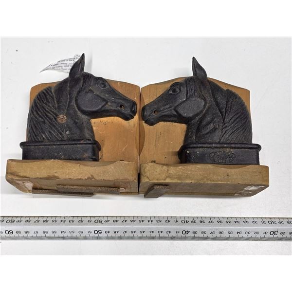 2 cast iron horse book ends