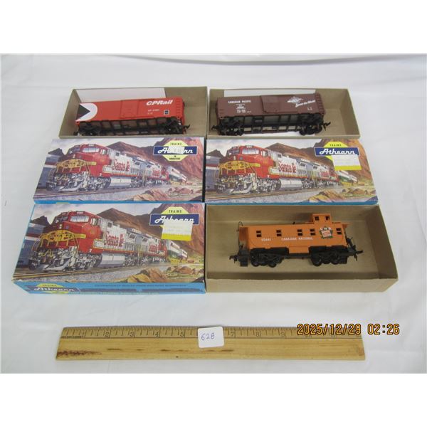 3 Athearn HO Scale New Old Stock Train Cars with Boxes