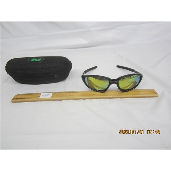 Super Clean Vintage Oakly Sunglasses with Case