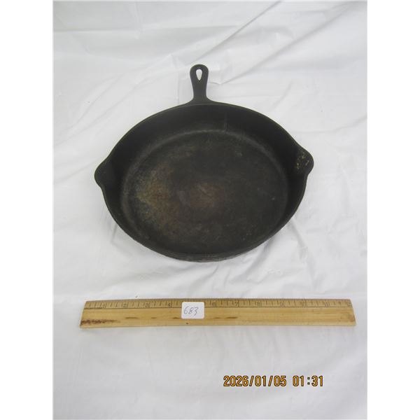 Antique T Eaton's Cast Iron Frying Pan