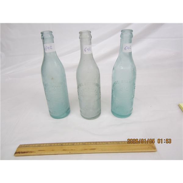 Lot of 3 Rare Antique The Empire Brewing Co. Brandon Manitoba Glass Beer Bottles 2 Green 1 Clear
