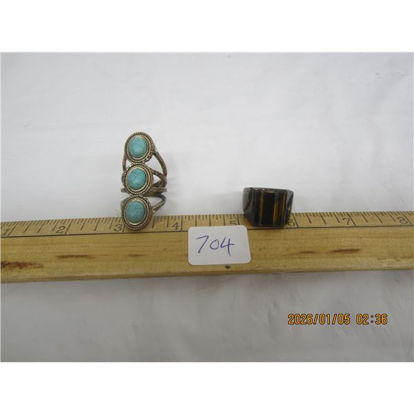 2 Vintage Rings