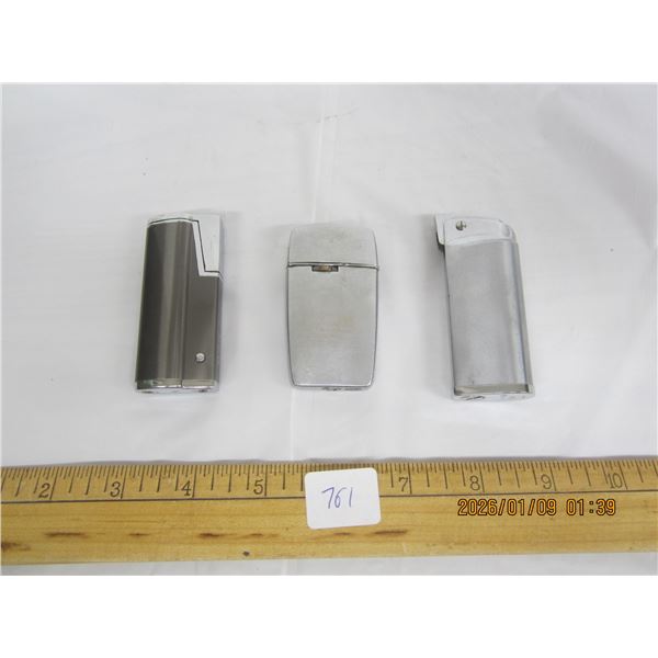 Lot of Vintage Lighters in Good Shape