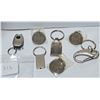 Image 1 : miscellaneous key chains,