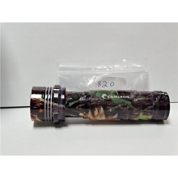 camo flash light works great, LED