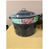 Image 3 : 2 easy clean porcelain cooking pots
