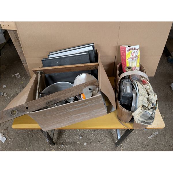 Lot of vintage misc items