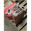 Image 2 : 2 gas cans