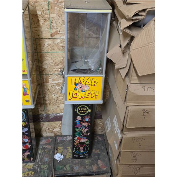 Candy/toy dispensing machine- tells jokes- not working