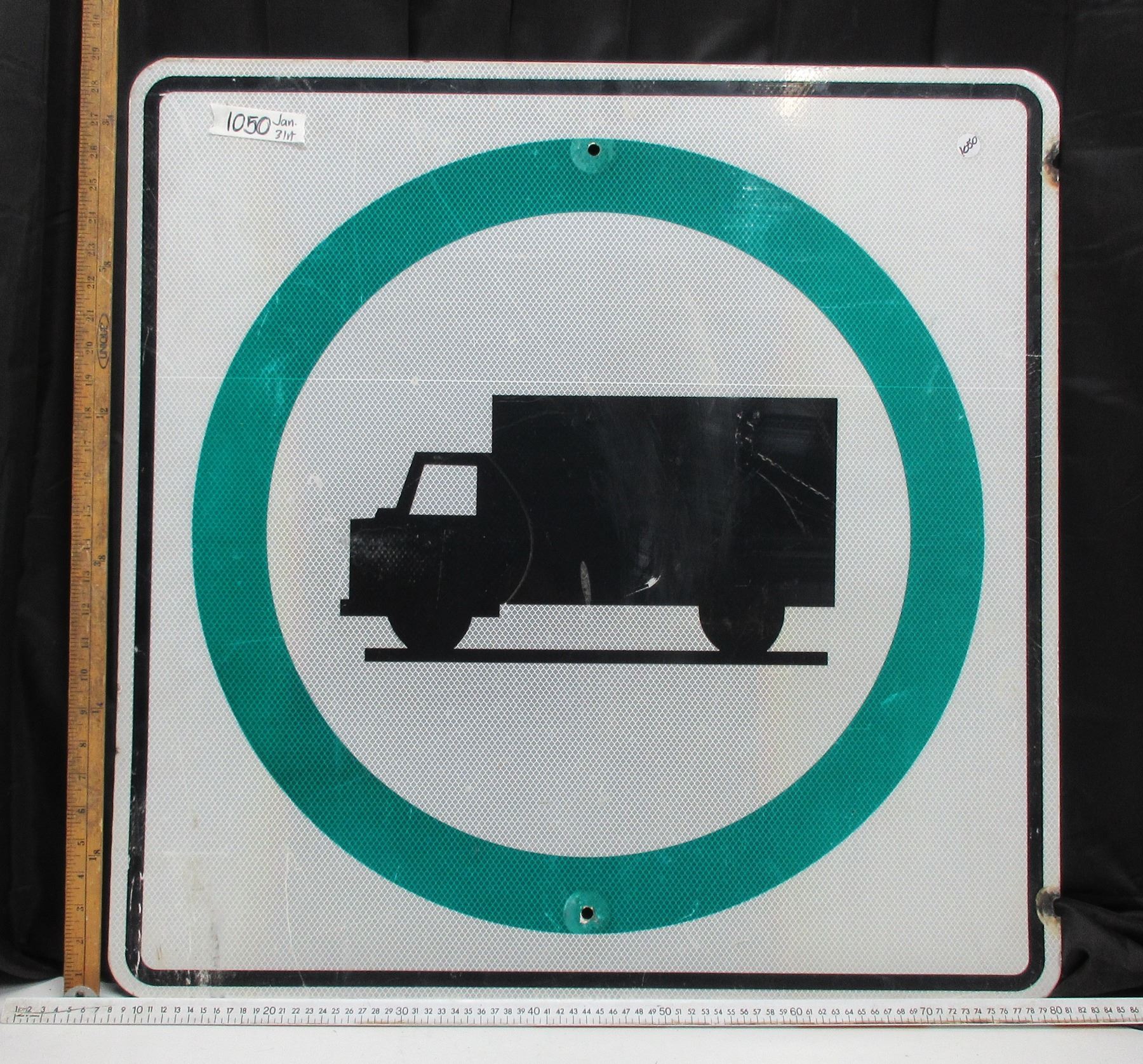 Truck Route Highway Sign - Schmalz Auctions