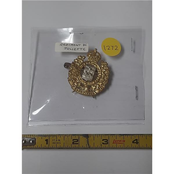 Le Regiment de Joliette Cap Badge. Gilt.