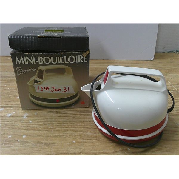 mini-bouilloire in original box (works)