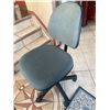 Image 5 : adjustable office chair