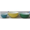 Image 1 : 3 pcs. Pyrex Bowl (Primary Color)