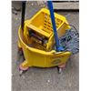 Image 1 : Mop bucket with mop
