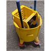 Image 2 : Mop bucket with mop