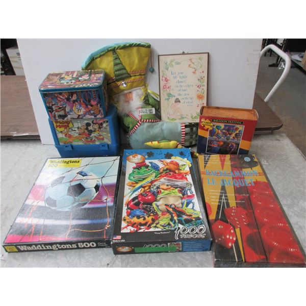 Lot of Puzzles, Mickey Mouse Lunchbox ect.)