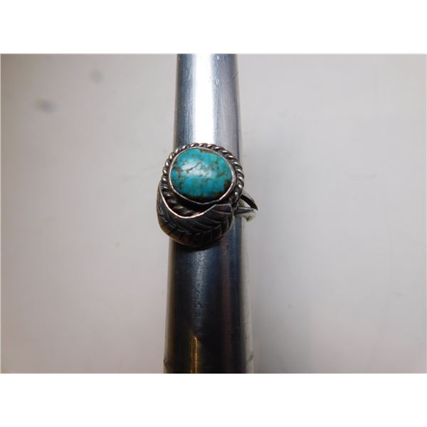 SOUTHWEST SILVER TONE UNMARKED TURQUOISE RING SIZE 4